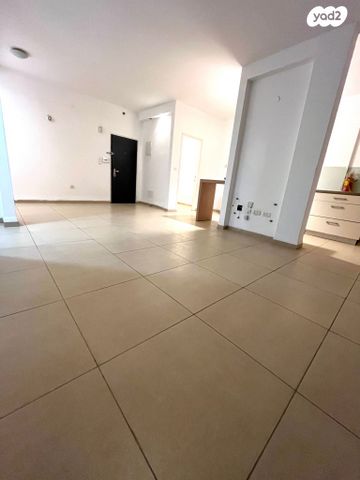 דירה, ביאליק, רעננה