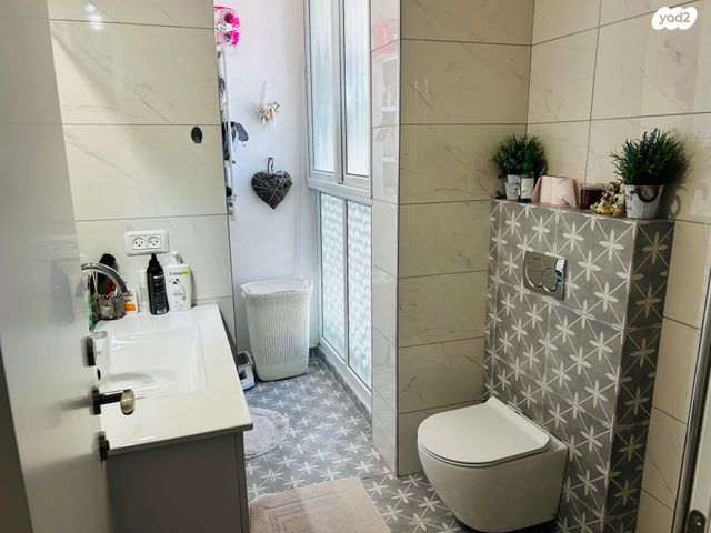 גג/ פנטהאוז, מגדיאל, הוד השרון