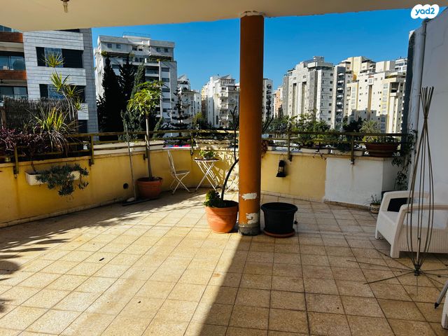 גג/ פנטהאוז, מגדיאל, הוד השרון