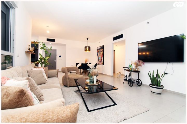 דירה, גאולה כהן, נתניה