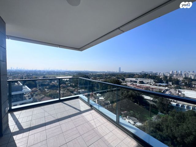 דירה, הרצליה