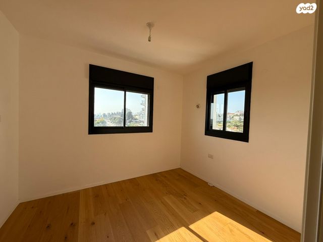 דירה, ד"ר יוסף בורג, נתניה