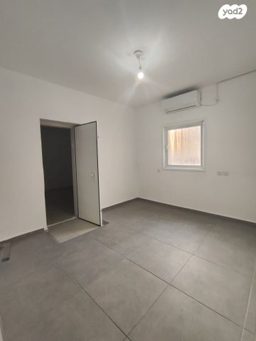 דירה, שלמה קפלנסקי, רמז, מערב ותיק, ראשון לציון