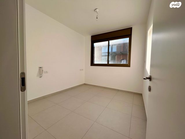 גג/ פנטהאוז, יהודה הימית 25, צהלון, שיכוני חסכון, תל אביב יפו