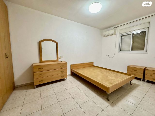 דירה, כיכר המושבות, שדרות