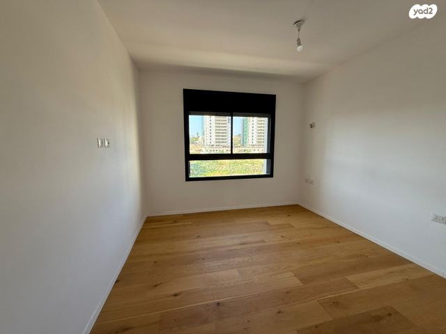 דירה, ד"ר יוסף בורג, נתניה