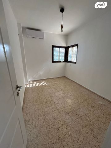 בית פרטי/ קוטג', אורי ניסן, שכונת הלל, רמת גן