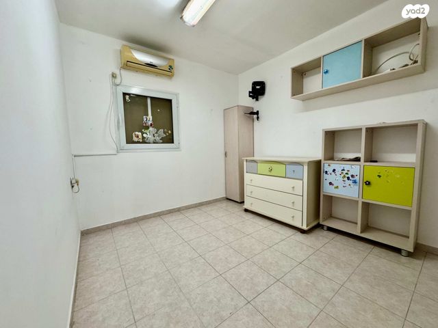 דירה, כיכר המושבות, שדרות