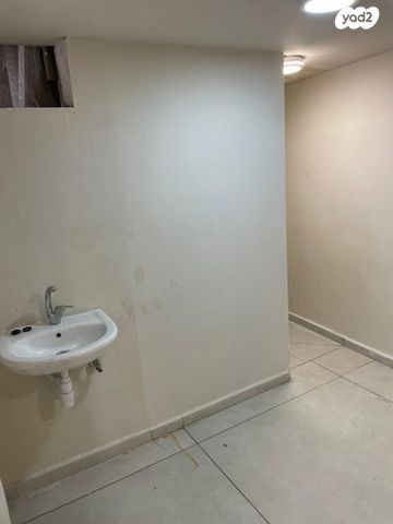 מחסן, תל אביב יפו