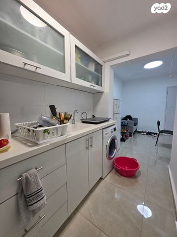 שדרות ירושלים 37