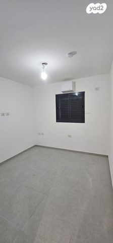 דירה, הרב שלום שבזי, ראש העין