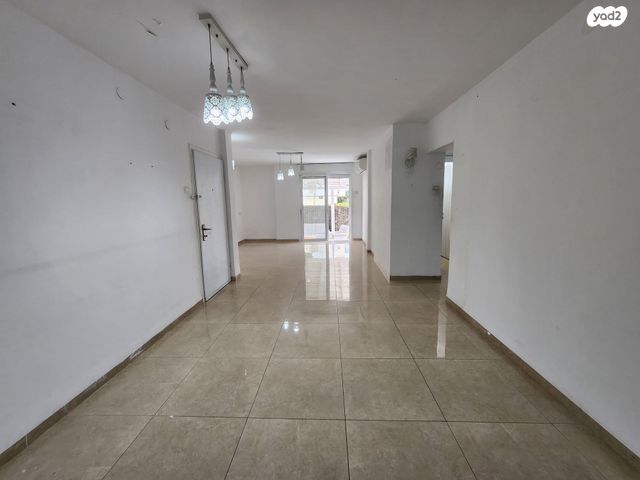 דירת גן, ביאליק, טירת כרמל