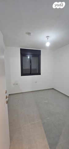 דירה, הרב שלום שבזי, ראש העין