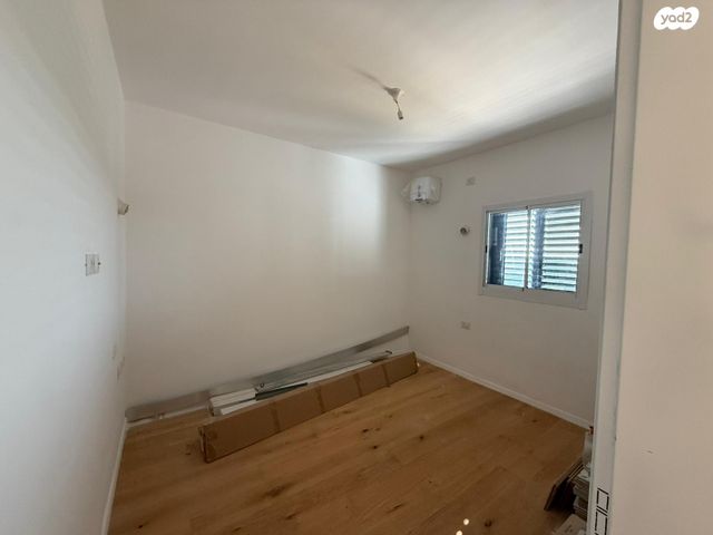 דירה, ד"ר יוסף בורג, נתניה