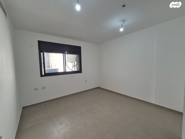 דירה, כובשי החרמון, שעריים, רחובות