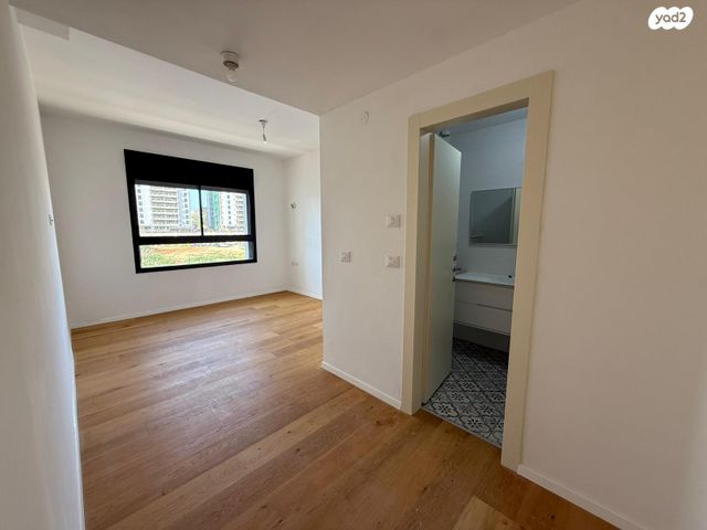 דירה, ד"ר יוסף בורג, נתניה