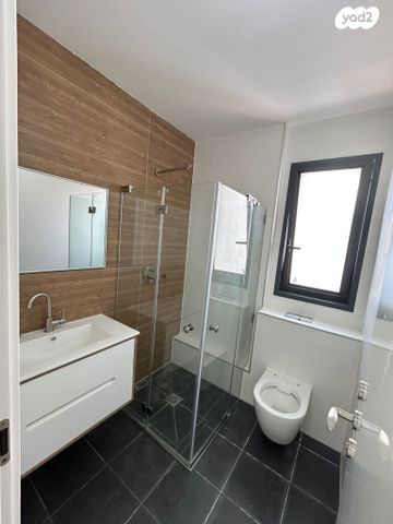 דירה, אמנון ליפקין שחק, נוף הטיילת, נתניה