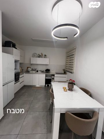 דירה, גפן 13, החורש, חריש