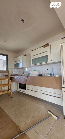 דירה, יבנה, קרית יערים, רמת השרון