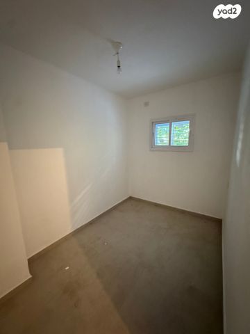 דירה, רוטשילד 69, קרית ספיר, כפר סבא