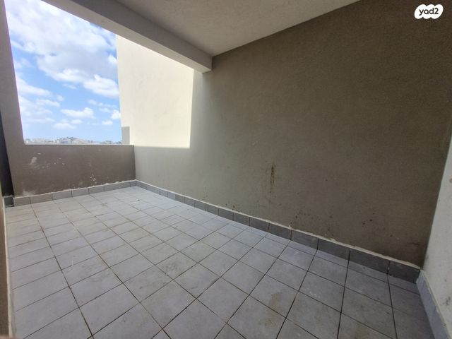 דירה, ספיר, אבני חן, חריש