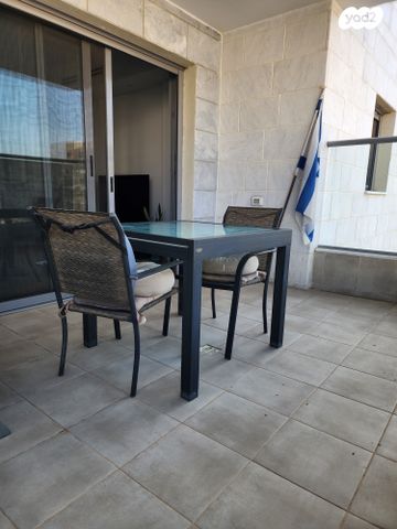 דירה, שדרות ההגשמה 25, בצוותא, חריש