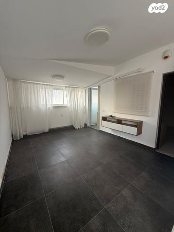 גג/ פנטהאוז, המרכז השקט / מרכז העיר, פתח תקווה