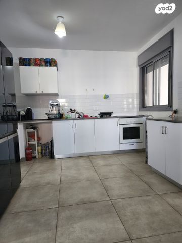 דירה, שדרות ההגשמה 25, בצוותא, חריש