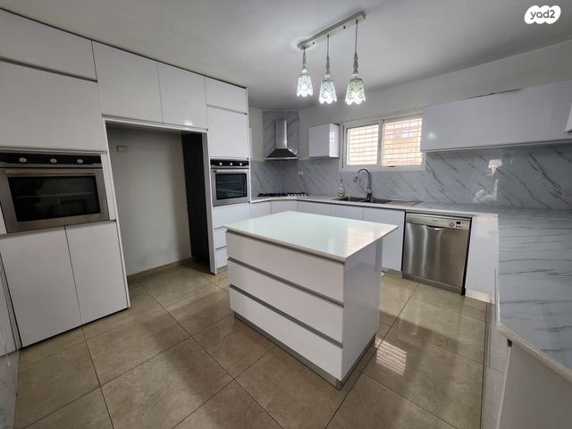 דירת גן, ביאליק, טירת כרמל