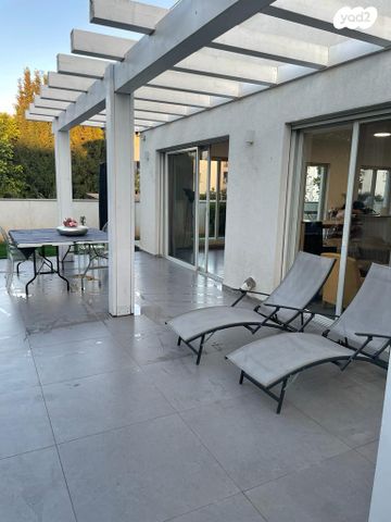 בית פרטי/ קוטג', רעננה