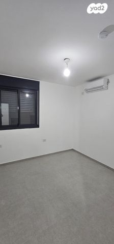 דירה, הרב שלום שבזי, ראש העין