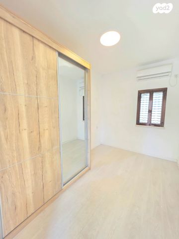 דירה, הרב עוזיאל, רסקו א', חולון