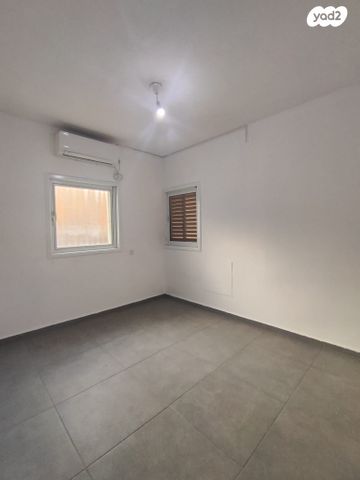 דירה, שלמה קפלנסקי, רמז, מערב ותיק, ראשון לציון