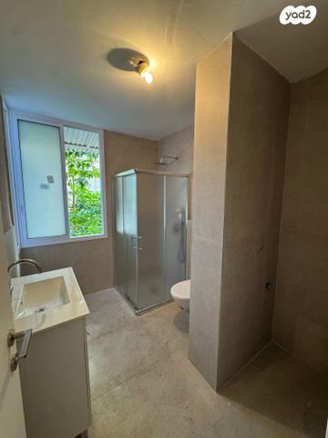 דירה, רוטשילד 69, קרית ספיר, כפר סבא