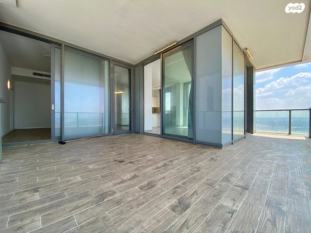 דירה, שדרות רחבעם זאבי 13, גבעת אולגה, חדרה