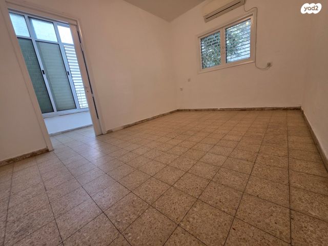 דירה, דרך אבא הלל 38, שכונת גפן, רמת גן