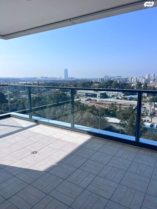 דירה, הרצליה