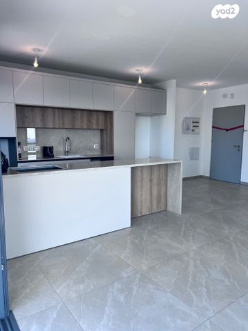 דירה, הרצליה