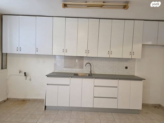 דירה, קדימה צורן