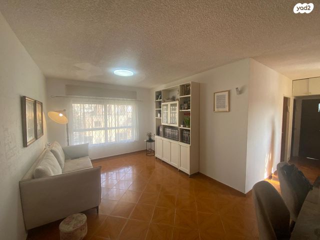 דירה, הרב שמעון יצחק אפריאט 3, קרית מנחם בגין, רמלה