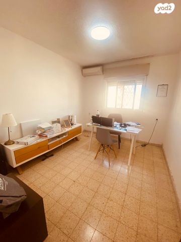 דירה, הרב שמעון יצחק אפריאט 3, קרית מנחם בגין, רמלה