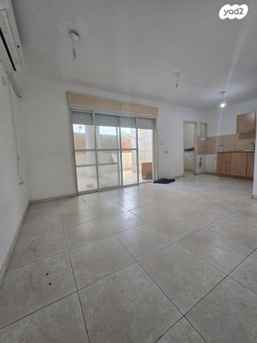 דירת גן, מגידו, נווה אילן, אשקלון