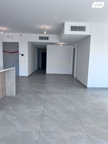 דירה, הרצליה