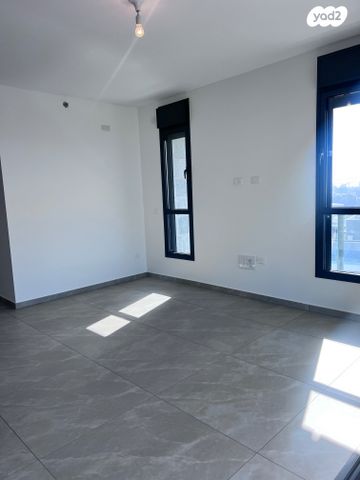 דירה, הרצליה