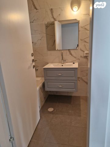 דירה, הוד השרון