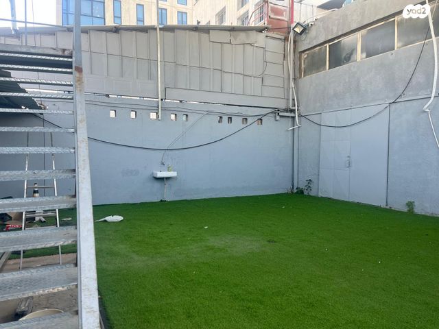 מגרשים, המלאכה 1, אזור תעשיה ב, חולון