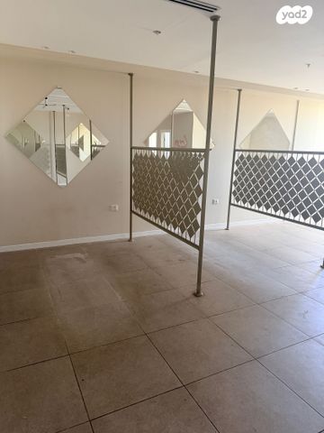 משרדים, הלוחמים 53, חולון