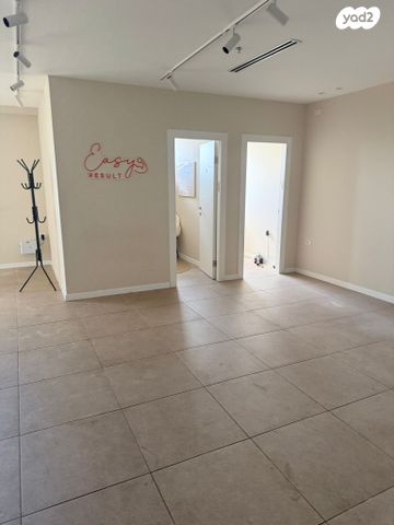 משרדים, הלוחמים 53, חולון