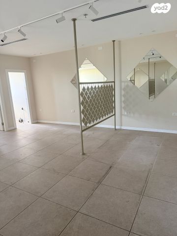 משרדים, הלוחמים 53, חולון