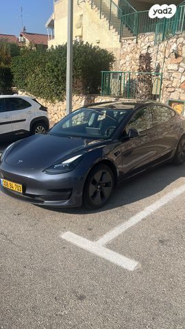 מודעת רכב טסלה מודל 3